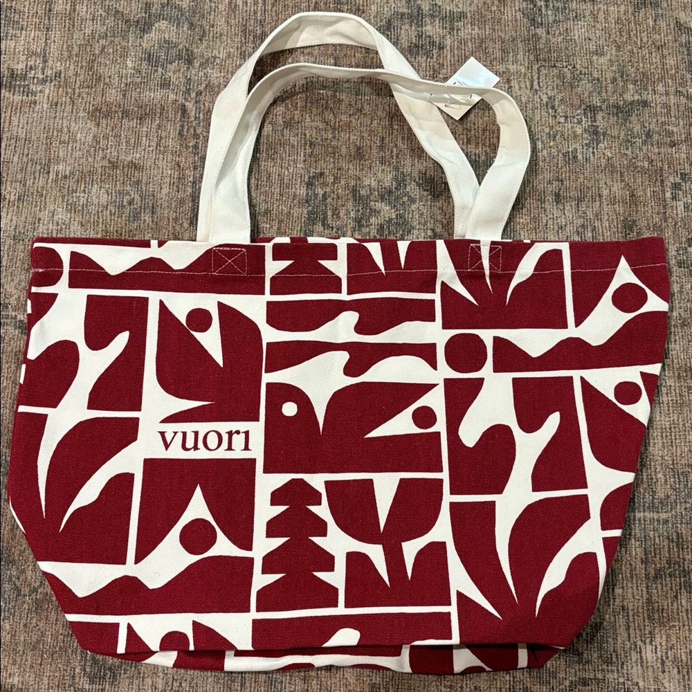 NWT Vuori Holiday 2025 Tote Bag Strawberry One Size